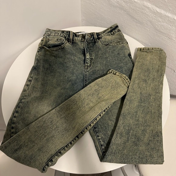 Fashion Nova Yellow Acid Wash Skinny Jeans - Picture 3 of 5